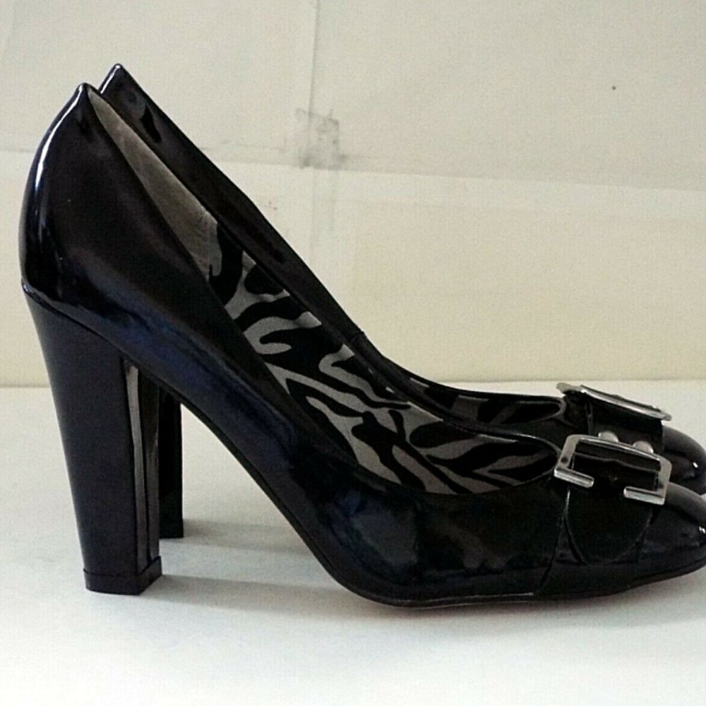 Pre-Owned Wild Diva Women’s Size 9 M Black Patent Classic Pumps